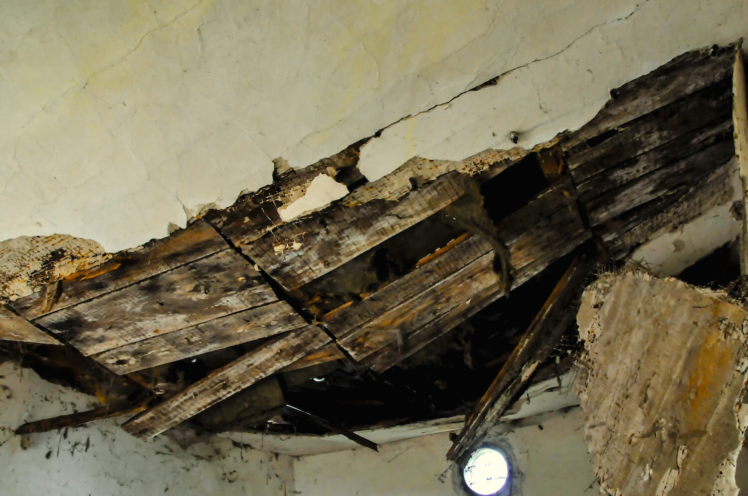 Why You Need To Get Emergency home Repairs as Soon as Possible emergency services recovery